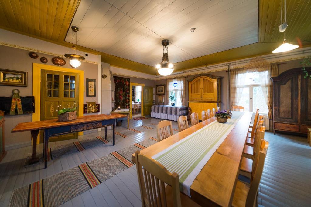 Maentylaen Tila Hotell Närvijoki Exteriör bild
