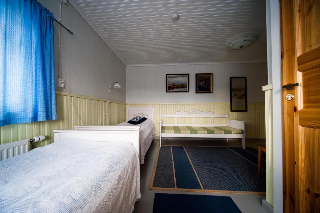 Maentylaen Tila Hotell Närvijoki Exteriör bild