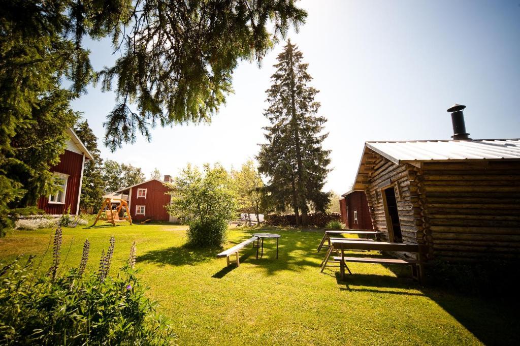 Maentylaen Tila Hotell Närvijoki Exteriör bild