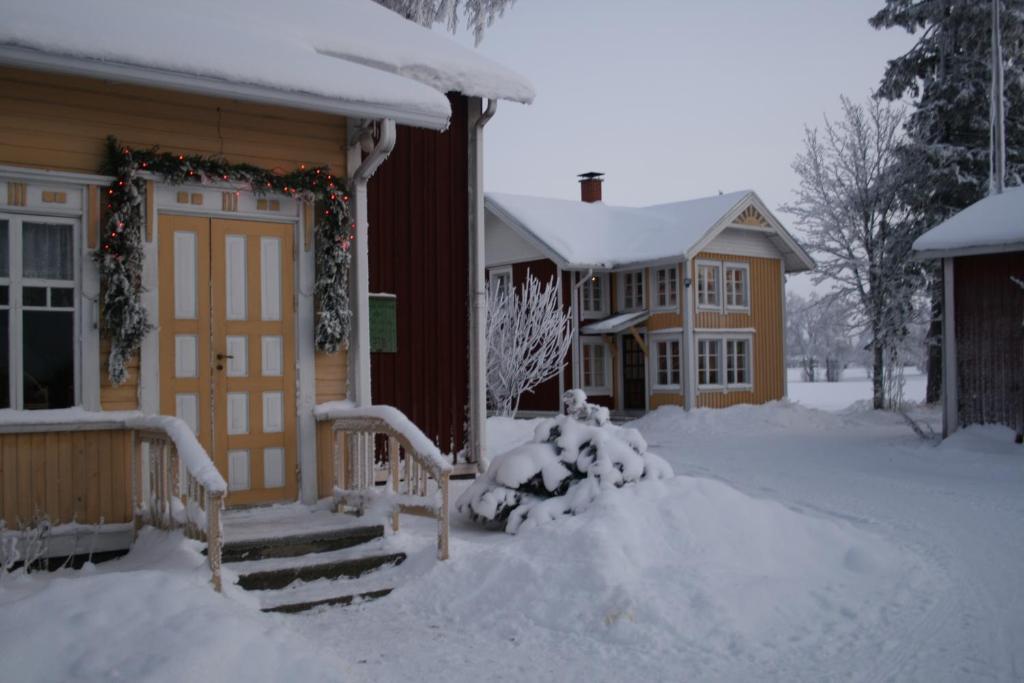 Maentylaen Tila Hotell Närvijoki Exteriör bild