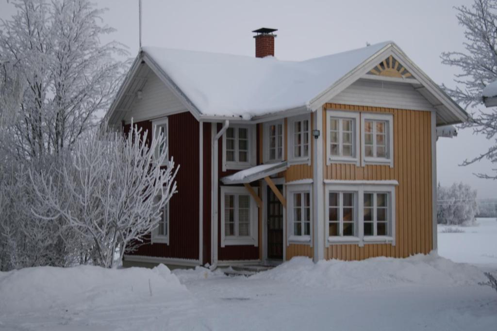 Maentylaen Tila Hotell Närvijoki Exteriör bild